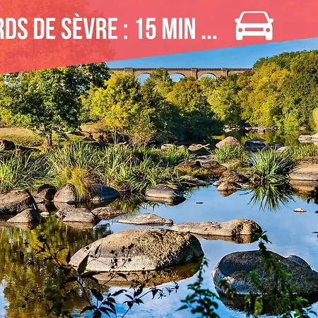 Aux Portes Du Puy Dufou Apartmán *