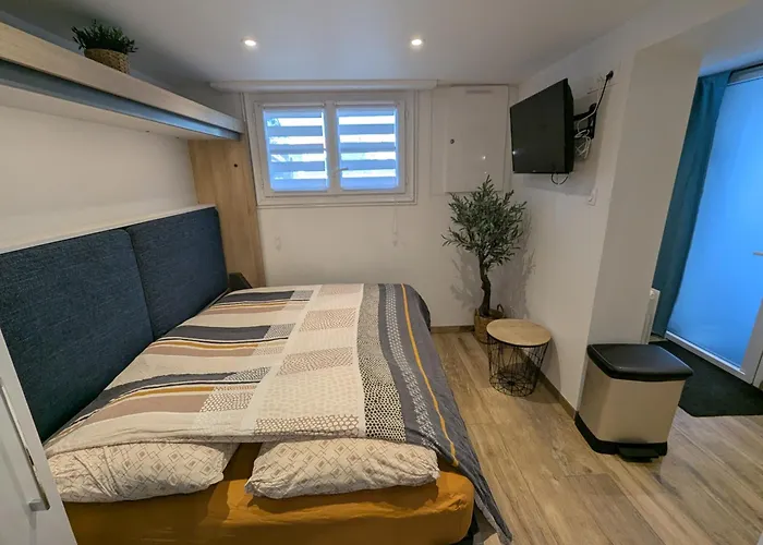 Aux Portes Du Puy Dufou *